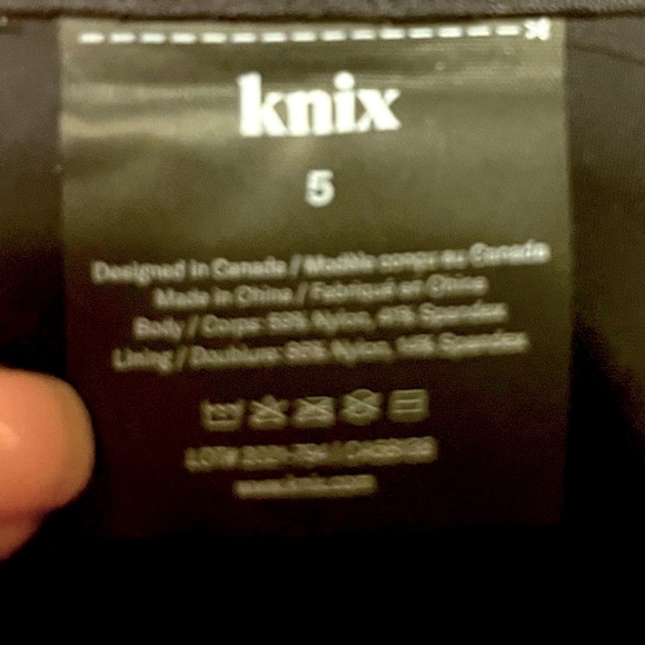 Knix black catalyst sports bra - Brand new , never worn - Picture 3 of 4